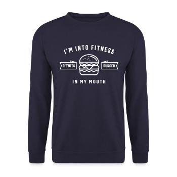 Ich stehe auf Fitness Fit'ness Burger in meinem Mund - Unisex Pullover - Navy - Vorne - Alina (178cm) & Michal (187cm)