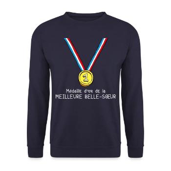 T-shirt Médaille d'or de la meilleure belle-soeur - Sweat-shirt Unisexe - marine - Devant - Alina (178cm) & Michal (187cm)