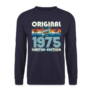 48th Birthday Retro Cassette Best of Octobre 1975 - Sweat-shirt Unisexe - marine - Devant - Alina (178cm) & Michal (187cm)
