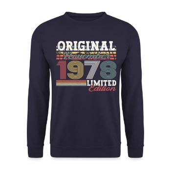 Original November 1978 44th Birthday Gift - Unisex Sweatshirt - navy - Front - Alina (178cm) & Michal (187cm)