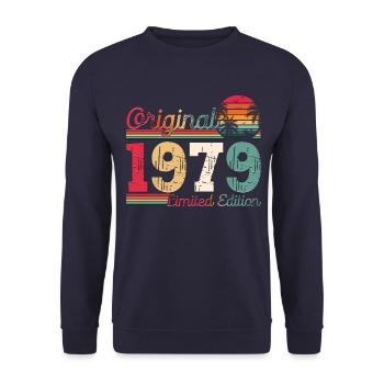 Born 1979 44th birthday Gift man/ woman - Unisex Sweatshirt - navy - Front - Alina (178cm) & Michal (187cm)