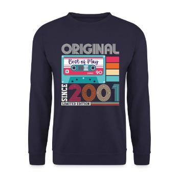 22 Anniversaire Homme Femme Cassette Mai Vintage 2001 - Sweat-shirt Unisexe - marine - Devant - Alina (178cm) & Michal (187cm)