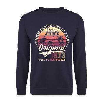 50th Birthday Man Original Juin Millésime 1973 - Sweat-shirt Unisexe - marine - Devant - Alina (178cm) & Michal (187cm)
