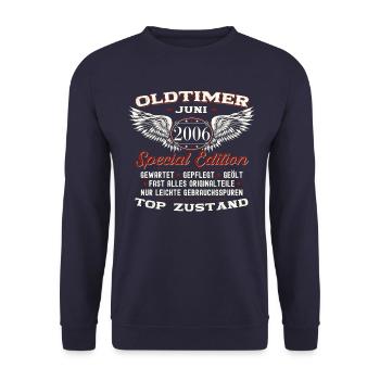 17. Geburtstag Mann Juni Jahrgang 2006 Oldtimer - Unisex Pullover - Navy - Vorne - Alina (178cm) & Michal (187cm)