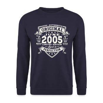 18th Birthday Man June Vintage 2005 Original - Unisex Sweatshirt - navy - Front - Alina (178cm) & Michal (187cm)