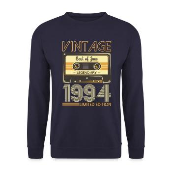 29 Birthday Man Cassette Juin 1994 - Sweat-shirt Unisexe - marine - Devant - Alina (178cm) & Michal (187cm)