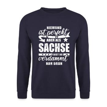 Niemand ist perfekt - Sachse - Spruch - Unisex Pullover - Navy - Vorne - Alina (178cm) & Michal (187cm)