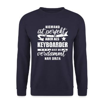 Niemand ist perfekt - Keyboarder - Spruch - Unisex Pullover - Navy - Vorne - Alina (178cm) & Michal (187cm)