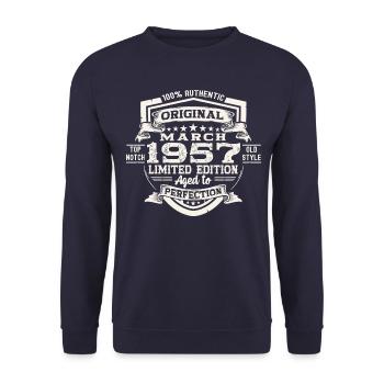 66e anniversaire Mann Original March Né en 1957 - Sweat-shirt Unisexe - marine - Devant - Alina (178cm) & Michal (187cm)