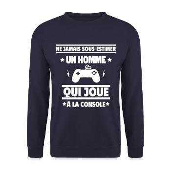 Ne sous-estimez jamais un homme gameur - Sweat-shirt Unisexe - marine - Devant - Alina (178cm) & Michal (187cm)