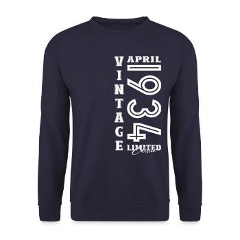 90e anniversaire mari Original avril Vintage 1934 - Sweat-shirt Unisexe - marine - Devant - Alina (178cm) & Michal (187cm)