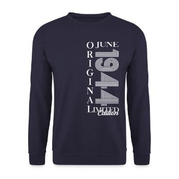 Original Juin 1944 Vintage 1944 Anniversaire 1944 - Sweat-shirt Unisexe - marine - Devant - Alina (178cm) & Michal (187cm)