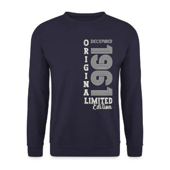 Original December 1961 61st birthday gift - Unisex Sweatshirt - navy - Front - Alina (178cm) & Michal (187cm)