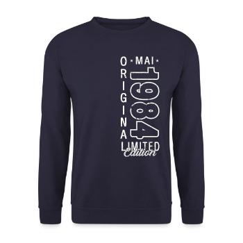 Geburtstag 1984 Mai 1984 Jahrgang 1984 Legende 84 - Unisex Pullover - Navy - Vorne - Alina (178cm) & Michal (187cm)