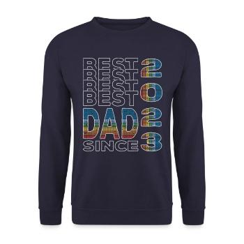 Bester Papa der Welt seit 2023 Vatertag Geburtstag - Unisex Pullover - Navy - Vorne - Alina (178cm) & Michal (187cm)
