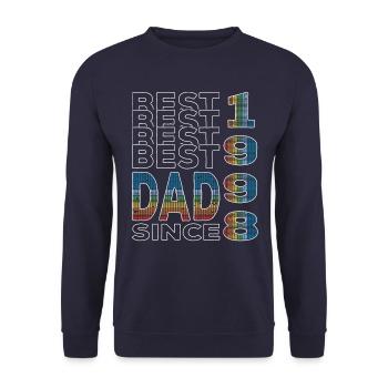 Bester Papa der Welt seit 1998 Vatertag - Unisex Pullover - Navy - Vorne - Alina (178cm) & Michal (187cm)
