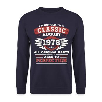 Born in 1978 Classic Birthday Gift August - Unisex Sweatshirt - navy - Front - Alina (178cm) & Michal (187cm)