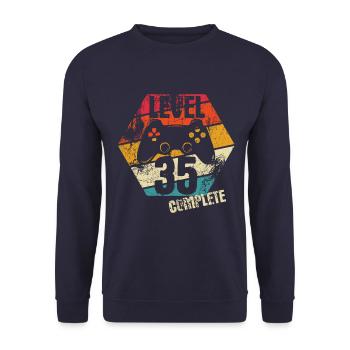 Niveau 35 Terminé - Joueur - Anniversaire - Cadeau - Sweat-shirt Unisexe - marine - Devant - Alina (178cm) & Michal (187cm)