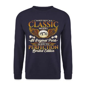 Born in 1970 Classic Birthday Gift Men - Unisex Sweatshirt - navy - Front - Alina (178cm) & Michal (187cm)
