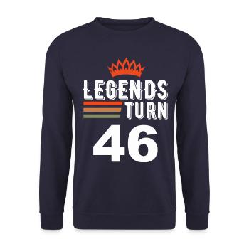 Legenden werden 46, 46 Geburtstag - Unisex Pullover - Navy - Vorne - Alina (178cm) & Michal (187cm)