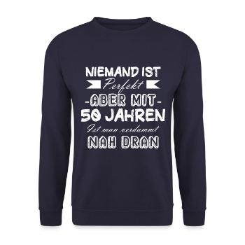 50 ans Parfait Mais avec 50 idée cadeau - Sweat-shirt Unisexe - marine - Devant - Alina (178cm) & Michal (187cm)