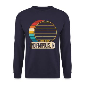 Eclipse totale de Soleil Indiana Indianapolis 4 28 2024 - Sweat-shirt Unisexe - marine - Devant - Alina (178cm) & Michal (187cm)