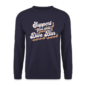 Unterstützen Sie Ihre lokale Kneipe. Lustige Retro - Unisex Pullover - Navy - Vorne - Alina (178cm) & Michal (187cm)