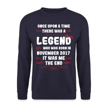 Il était une fois une légende. Naissance en novembre 2017 - Sweat-shirt Unisexe - marine - Devant - Alina (178cm) & Michal (187cm)