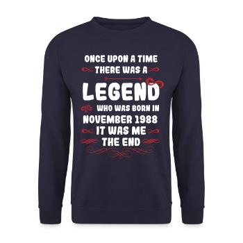Es war einmal eine Legende. November 1988 Geburtst - Unisex Pullover - Navy - Vorne - Alina (178cm) & Michal (187cm)