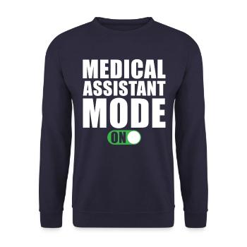Medizinischer Assistent Modus An - Unisex Pullover - Navy - Vorne - Alina (178cm) & Michal (187cm)