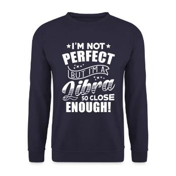 Waage Sternzeichen Geschenk Waage - Unisex Pullover - Navy - Vorne - Alina (178cm) & Michal (187cm)