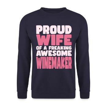 Fière épouse d’un sacré bon vigneron - Sweat-shirt Unisexe - marine - Devant - Alina (178cm) & Michal (187cm)