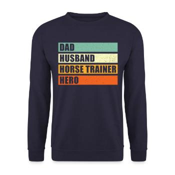 Entraîneur de chevaux Père Mari Héros - Sweat-shirt Unisexe - marine - Devant - Alina (178cm) & Michal (187cm)