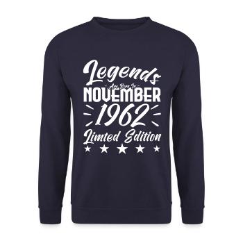 Legenden werden im November 1962 Jubiläumsgeschenk geboren - Unisex Pullover - Navy - Vorne - Alina (178cm) & Michal (187cm)