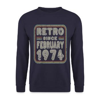 Anniversaire Février 1974 Cadeau Rétro - Sweat-shirt Unisexe - marine - Devant - Alina (178cm) & Michal (187cm)