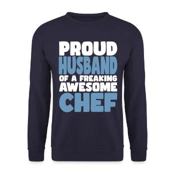 Fière épouse d’un sacré bon chef - Sweat-shirt Unisexe - marine - Devant - Alina (178cm) & Michal (187cm)