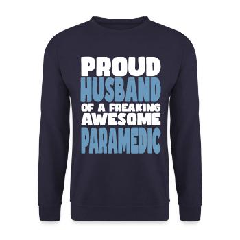 Fière épouse d’un sacré bon - Sweat-shirt Unisexe - marine - Devant - Alina (178cm) & Michal (187cm)
