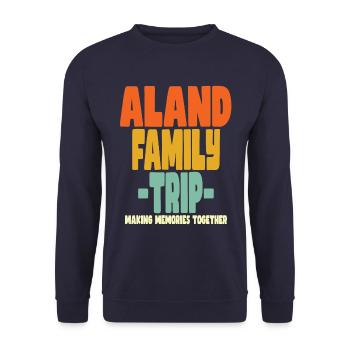 Aland Family Trip Urlaub - Unisex Pullover - Navy - Vorne - Alina (178cm) & Michal (187cm)
