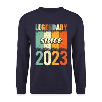 Legendär Seit 2023 Retro Vintage Geburtstag - Unisex Pullover - Navy - Vorne - Alina (178cm) & Michal (187cm)