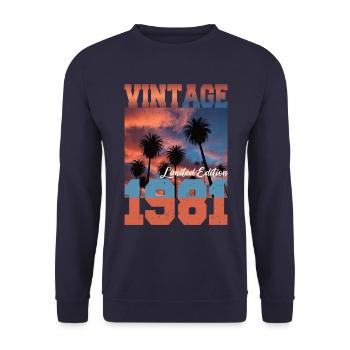 1981 Vintage Limited Edition Palmen Geboren 1981 - Unisex Pullover - Navy - Vorne - Alina (178cm) & Michal (187cm)