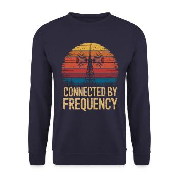 Amateurfunker Verbunden Durch Frequenz - Unisex Pullover - Navy - Vorne - Alina (178cm) & Michal (187cm)