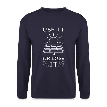 Energies renouvelables Photovoltaïque ou éolien - Sweat-shirt Unisexe - marine - Devant - Alina (178cm) & Michal (187cm)