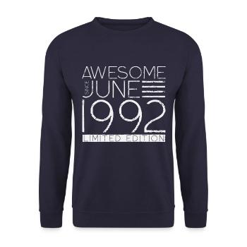 Juni 1992 Vintage Jahrgang Geburtstag Geschenk - Unisex Pullover - Navy - Vorne - Alina (178cm) & Michal (187cm)