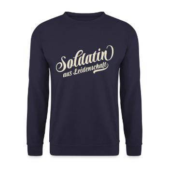 Soldatin aus Leidenschaft - Motivation und Erfolg - Unisex Pullover - Navy - Vorne - Alina (178cm) & Michal (187cm)