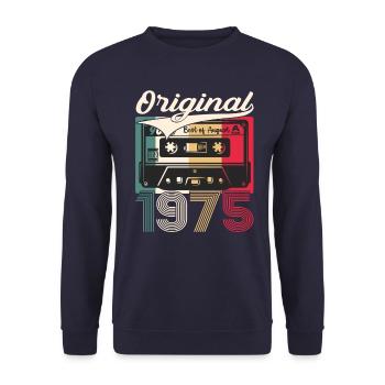 48th Birthday Man August Vintage 1975 Cassette - Unisex Sweatshirt - navy - Front - Alina (178cm) & Michal (187cm)