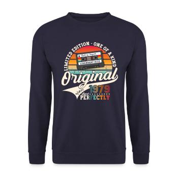 44th Birthday Man August Vintage 1979 Cassette - Unisex Sweatshirt - navy - Front - Alina (178cm) & Michal (187cm)