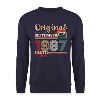 36e anniversaire septembre millésime 1987 cassette - Sweat-shirt Unisexe - marine - Devant - Alina (178cm) & Michal (187cm)
