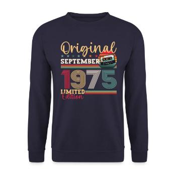 48e anniversaire septembre millésime 1975 cassette - Sweat-shirt Unisexe - marine - Devant - Alina (178cm) & Michal (187cm)