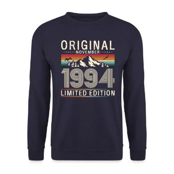 29th Birthday Original November Vintage 1994 - Unisex Sweatshirt - navy - Front - Alina (178cm) & Michal (187cm)