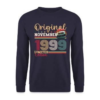 24e anniversaire novembre Vintage 1999 cassette - Sweat-shirt Unisexe - marine - Devant - Alina (178cm) & Michal (187cm)
